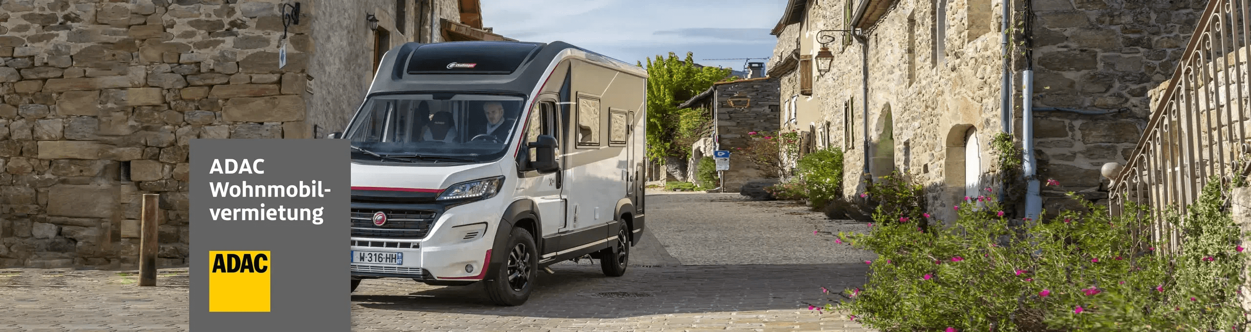 Mietwohnmobil auf einer Landstraße